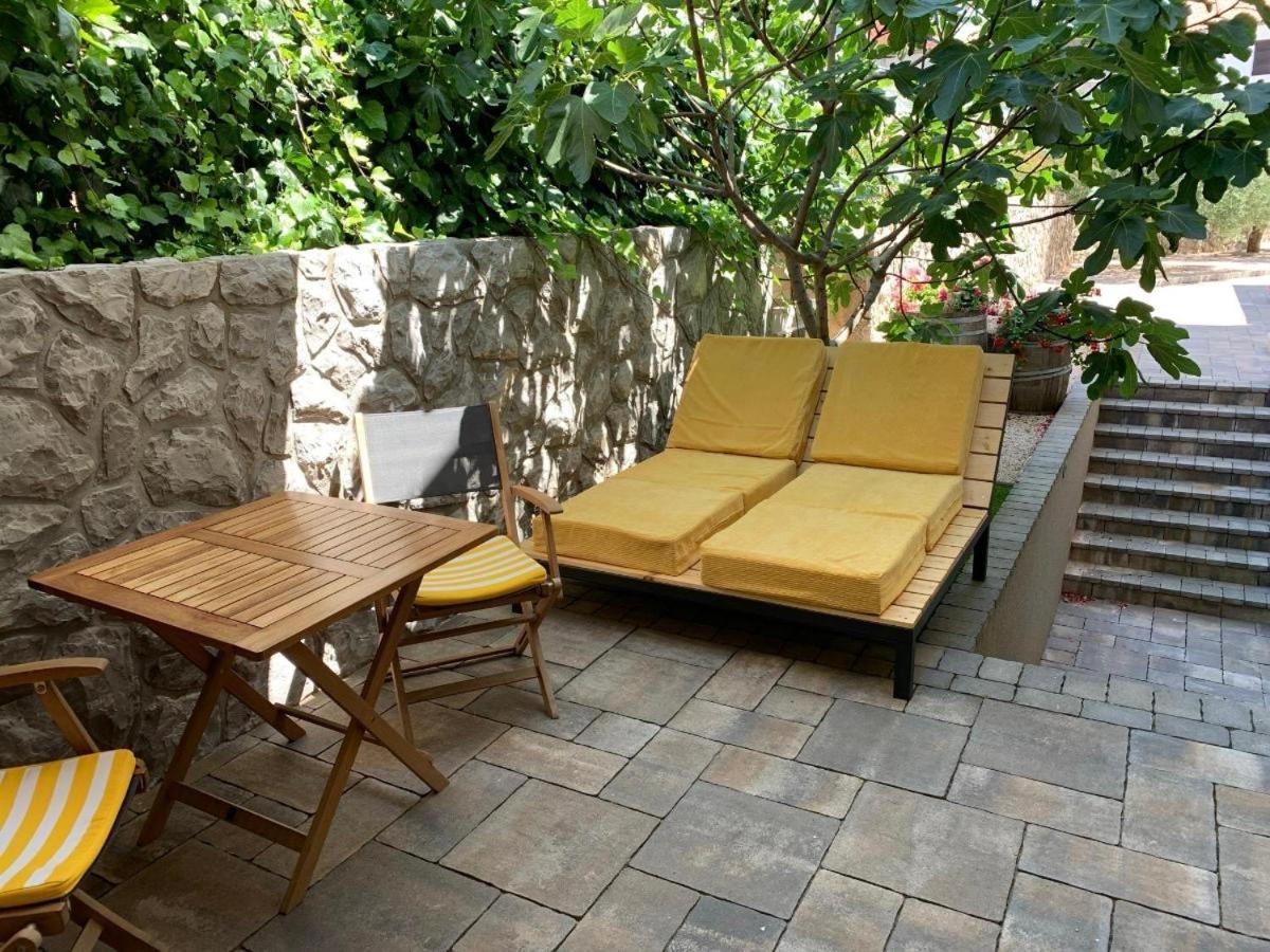 Studio Apartment Lucija Krk Town Extérieur photo