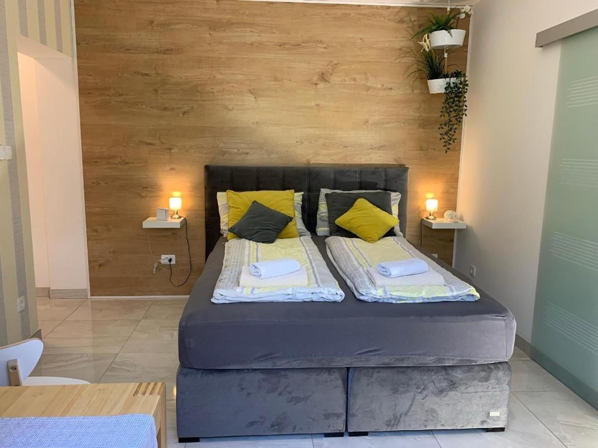 Studio Apartment Lucija Krk Town Extérieur photo
